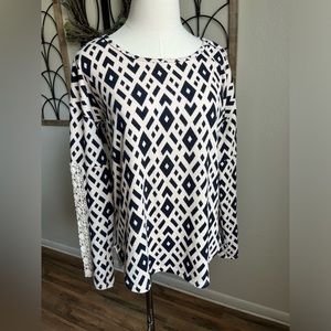 Used- good condition fantastic fawn sweater size medium